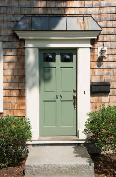 31 Houses With Green Front Entry Door Ideas - | Sebring Design Build Green Front Door, Green House Exterior, Best Front Door Colors, Tan House, Green Shutters, Best Front Doors, Green Front Doors, Beautiful Front Doors, Front Door Paint Colors