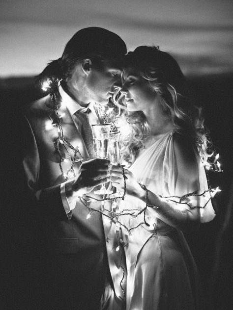 ridiculously pretty NYE shoot Shooting Couple, Night Time Wedding, New Years Wedding, New Years Eve Weddings, Christmas Engagement, Winter Engagement Photos, Winter Engagement, Photo Couple, Wedding Photography Inspiration