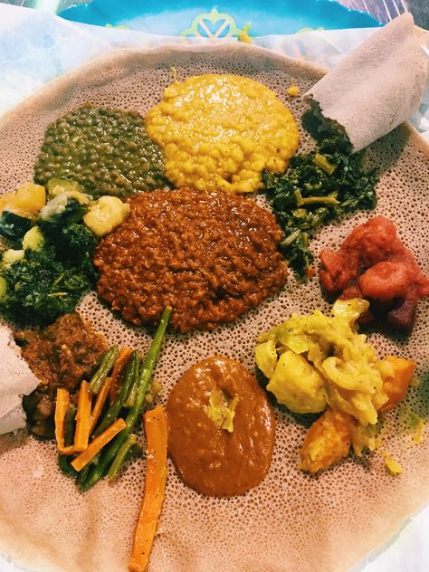 Ethiopian food ♡ #food #ethiopia #hungry Ethiopian Food Photography, Habesha Food, Ethiopia Food, Habesha Aesthetic, Eritrean Food, Ethiopian Aesthetic, Ethiopian Dishes, Grocery Snacks, Habesha Culture