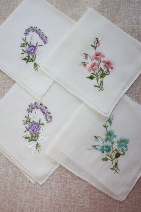 Handkerchief Embroidery, Embroidered Hankies, Ladies Hanky, Ladies Handkerchiefs, Embroidered Handkerchief, Floral Embroidery Patterns, Embroidered Napkins, Vintage Handkerchiefs, 자수 디자인