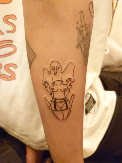 #tattoo #ghostgirl #aesthetic #cute Ghost Girl Tattoo, Ghostmane Tattoo, 88 Tattoo, Mens Body Tattoos, Geometric Tattoo Sleeve Designs, Simple Tattoos For Guys, Wonderland Tattoo, Ghost Girl, Ghost Tattoo