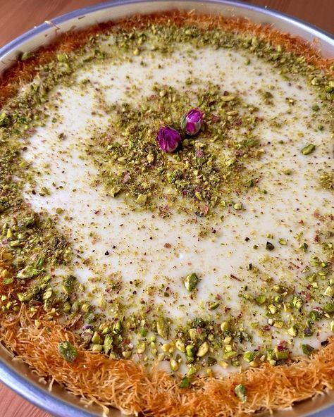 Kunafa Cream Cake Recipe https://resepmamiku.com/en/kunafa-cream-cake-beebskitchen Middle Eastern Dessert, Cream Cheese Whipped Cream, Cream Cake Recipe, Texture Contrast, Middle Eastern Desserts, Sugar Syrup, Eastern Cuisine, Clarified Butter, Pastry Dough