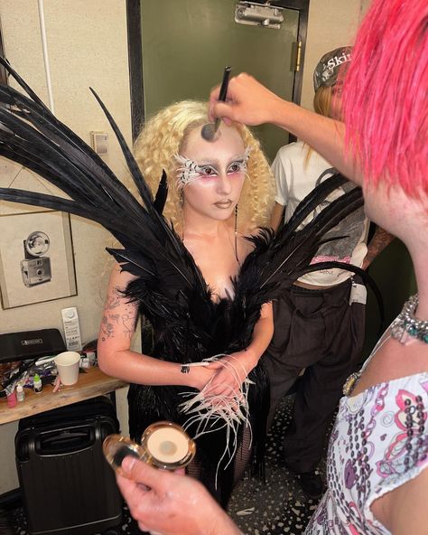 chappell roan backstage at the tonight show. (via genesiswbb on ig)  june 20th, 2024 Black Swan Dress, The Black Swan, Swan Dress, Fluevog Shoes, Pony Club, The Tonight Show, Chappell Roan, White Swan, Tonight Show