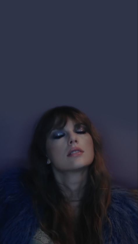 Catastrophic Blues, Midnight Era, Taylor Swift Lavender Haze, Taylor Swift Lavender, Midnights Wallpaper, Taylor Swift Midnight, Taylor Swift Photoshoot, Midnights Era, Taylor Swift Midnights