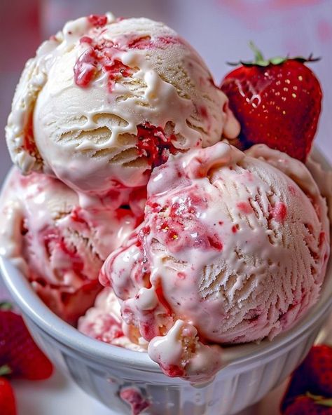 Homemade Cooking Crust | 🍓🍦 Strawberry Sensation Ice Cream 🍦🍓 | Facebook Strawberry Ice Cream Aesthetic, Girly Snacks, Strawberry Vanilla Ice Cream, Quick Sweets, Craving Food, Sundae Toppings, Strawberry Ice Cream Recipe, Gourmet Ice Cream, Strawberry Shortcake Ice Cream