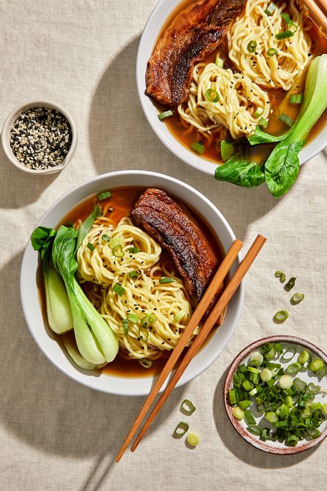 Ramen Bowl Photography, Chinese Noodle Photography, Chinese Soup Photography, Ramen Food Photography, Ramen Photography Styling, Asian Food Photography Styling, Chinese Food Photography Style, Japanese Restaurant Food, Ramen Photography