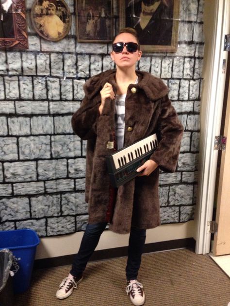 Easy Macklemore costume! I'm gonna pop some tags. Macklemore Thrift Shop Costume, Macklemore, Unique Halloween Costumes, Halloween 2017, Vintage Party, Thrift Shopping, Halloween Looks, Halloween Inspiration, Easy Kids