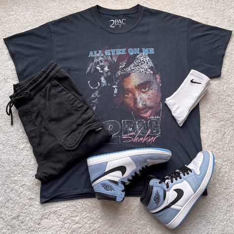 Outfit Layout Men, Jordan 1 Unc, Baggy Outfit Ideas, Jordans Outfit, Black Men Fashion Urban, Drippy Outfit, Color Combos Outfit, Black Men Fashion Casual