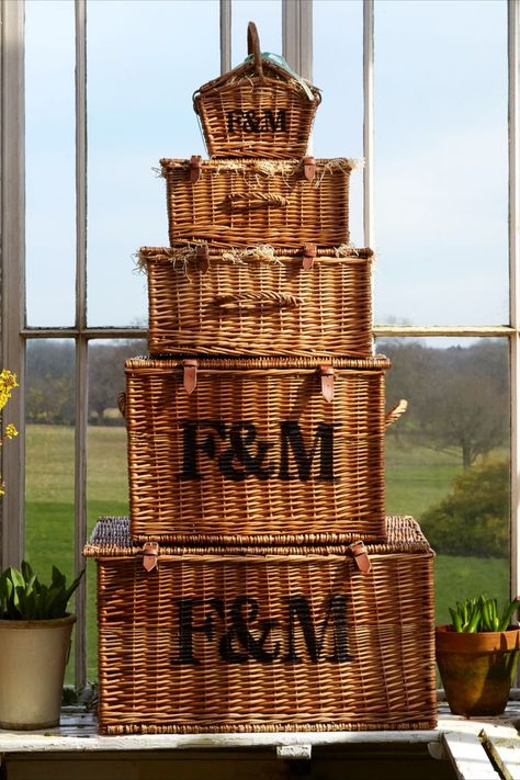 Fortnum & Mason Food Hampers & Gift Baskets Luxury Picnic Basket, Food Hamper, Hamper Gift Basket, Picnic Hamper, Fortnum Mason, Food Hampers, Luxury Food, Gather Together, Fortnum And Mason