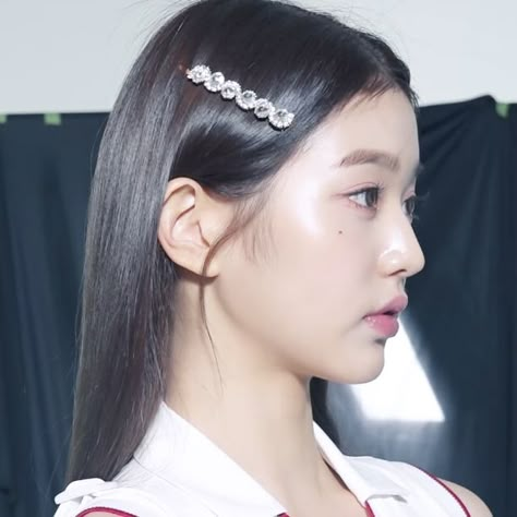 Wonyoung Jawline, Korean Side Profile, Soft Jawline Side Profile, V Side Profile, Wonyoung Nose, Wonyoung Side Profile, Wonyoung Profile, Beautiful Side Profile, Jang Wonyoung Ive