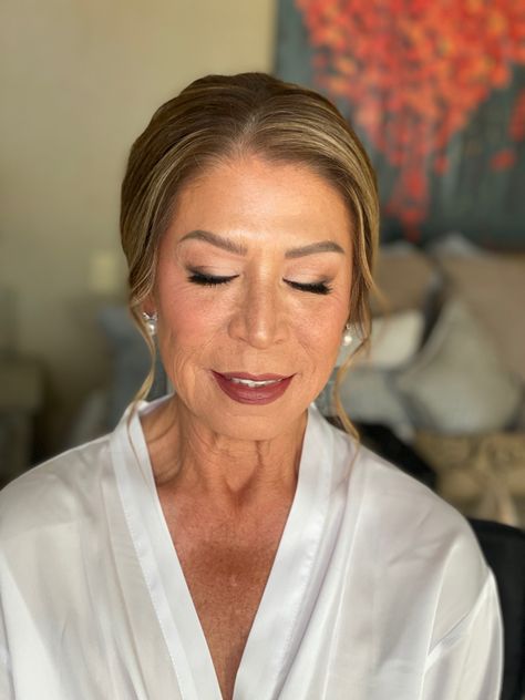 Glam bridal makeup for mature women Bridal Makeup Mother Of The Bride, Mother Bridal Makeup, Bridal Hairstyles For Older Women, Matured Make Up, Grandma Makeup For Wedding, Bridal Makeup For Older Women Over 50, Makeup Ideas For Wedding Mother, Glam Makeup Older Women, Over 50 Natural Makeup