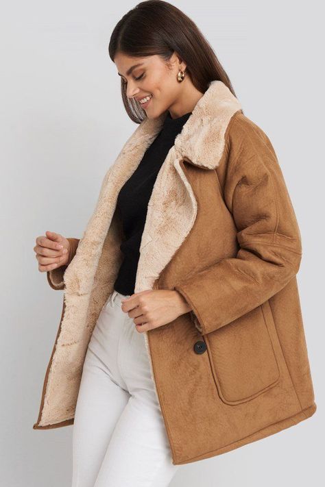 792c7b5aae4a79e78aaeda80516ae2ac Fall Fashion Coats, Sheepskin Coat, Aviator Jackets, Fall Coat, Shearling Coat, Coat Outfits, 가을 패션, Suede Jacket, Outfit Idea