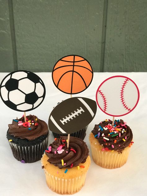 Sports Themed Centerpieces, Sports Theme Decor, Sports Cupcake Toppers, Sport Cupcakes, Sports Theme Birthday, Cake Day, Soccer Party, Sports Birthday, Sports Party