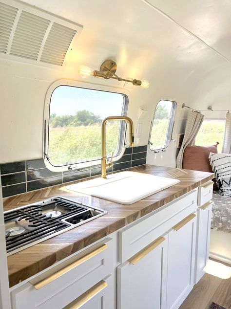 1979 25FT Argosy Travel Trailers For Sale In Mustang, Oklahoma - Airstream Marketplace Bed With Storage Under, Renovated Van, Mid Kitchen, Airstream Argosy, Full Bed With Storage, 100 Watt Solar Panel, Airstream For Sale, Fresh Interior, Airstream Remodel