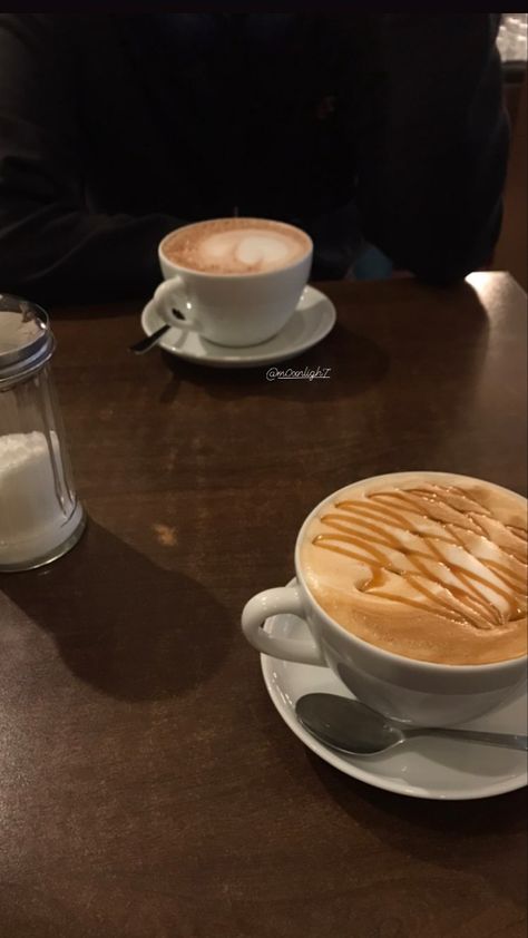 Coffee Pic Aesthetic, Cafe Dates Aesthetic, Airport Coffee Aesthetic, Couple Cafe Date, Couples Coffee Date, Coffee Date Pictures, Couple Coffee Date Aesthetic, Coffee Date Pics, Coffee Date Snap