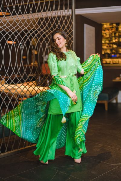 Mehendi Ceremony, Party Wear Gowns, Navratri Dress, Casual Suits, Bandhani Dress, Bright Outfits, Clothing Guide, Kurti Designs Latest, Indian Bridal Wear