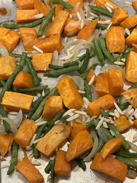 Sheet Pan Sweet Potatoes and Green Beans - Rave About Food Pan Sweet Potatoes, Sheet Pan Sweet Potatoes, Sweet Potatoes And Green Beans, Crockpot Green Beans, Roasted Summer Squash, Cheesy Potatoes Recipe, Potatoes And Green Beans, Breakfast Soup, Cubed Sweet Potatoes