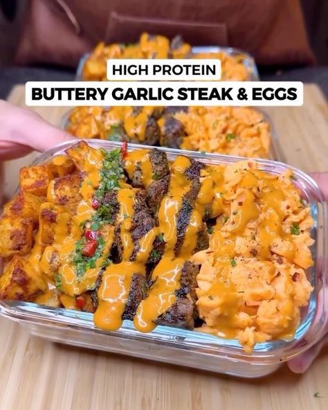 High Protein Recipes for Gymrats on Instagram: "Eat or Pass⁉️  High Protein Buttery Garlic Steak & Eggs! Only 622 Calories🥩🍳🍟 By @jalalsamfit 👈  Macros Per Serving (4 Total)  622 Calories | 64g Protein | 34g Carbs | 23g Fat  Ingredients (4 Servings)  - 800g Cubed Topside Beef Steak - 2 Tsp Himalayan Pink Salt - 2 Tsp Black Pepper - 2 Tsp Garlic Powder - 2 Tsp Dried Parsley - 2 Tsp Olive Oil - 15-20g Grass Fed Butter for cooking  Seasoned Potatoes  - 700g Cubed Raw Potatoes - 1 Tsp Pink Salt - 1 Tsp Black Pepper - 1 Tsp Cumin - 1 Tsp Paprika - 1 Tsp Garlic Powder - Optional Olive Oil or Cooking Spray  Spicy Sauce  - 100g Natural Yogurt - 50g Light Mayo - 50g Chipotle Chilli Paste - 1 Tsp Salt, Smoked Paprika, Garlic Powder  Scrambled Eggs  - 8 Whole Eggs (Pasture Raised preferably) - Se Topside Beef, Healthy Chicken Meal Prep, Steak Eggs, Garlic Steak, Seasoned Potatoes, Raw Potato, Dried Parsley, High Protein Low Calorie, Protein Meal