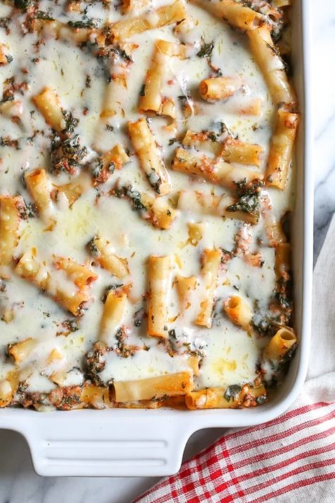 Baked Ziti With Spinach, Low Fat Baking, Eat Seasonal, Comfort Dishes, Baked Ziti, Skinny Taste Recipes, Food Tasting, Ww Recipes, Leafy Greens