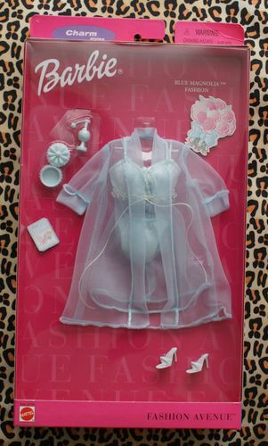 2000 Barbie - Charm Styles Fashion Avenue - Blue Magnolia Fashion - Atomizer Perfume Compact Powder Puff Lingerie Barbie Dolls Clothes, Barbie Fashion Avenue Clothes, Blue Barbie, 2000 Barbie, Blue Magnolia, New Barbie Dolls, Accessoires Barbie, Barbie Playsets, Barbie 2000