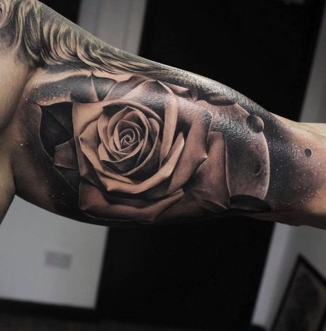 Rose Bicep Tattoo, Bicep Tattoo Men, Mangas Tattoo, Inner Bicep Tattoo, World Famous Tattoo Ink, Rose Tattoos For Men, Epic Tattoo, Bicep Tattoo, Rosen Tattoo