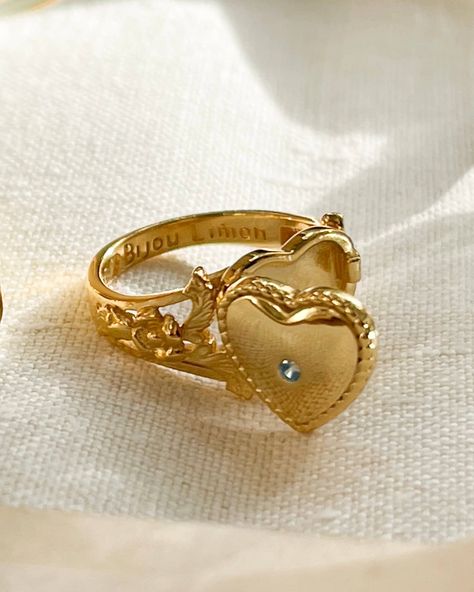 Heart Locket Ring, Poison Ring, Marie Antoinette, Cottage Core Jewelry, Rococo Style, Renaissance, Gold Locket Ring, Fairy Core Jewelry - Etsy Heart Locket Ring, Fairy Core Jewelry, Cottage Core Jewelry, Love Locket, Poison Ring, Locket Ring, Gold Heart Ring, Romantic Jewelry, Jewelry Lockets