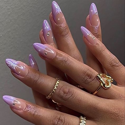 Uñas Taylor Swift, Nails Lilac, Lilac Nails Design, Purple And Silver Nails, Taylor Swift Nails, Classy Birthday, Diamond Nail Designs, Donut Nails, Lilac Nails