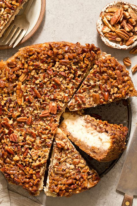 You'll go nuts for a heavenly slice of Pecan Pie Cheesecake with a homemade pecan graham cracker crust that combines two classic desserts into one sinful bite. Pecan Pie Cheesecake Recipe, Pecan Muffins, Homemade Graham Cracker Crust, Biscuits Graham, Pecan Pie Cheesecake, Pecan Cheesecake, Homemade Graham Crackers, Pie Cheesecake, Homemade Cheesecake