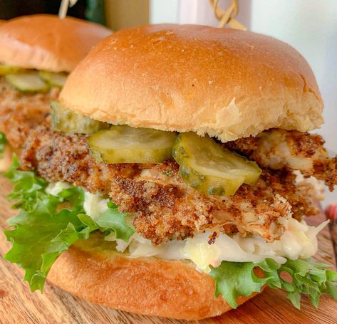 A Tender And Crispy Baked Chicken Sandwich - #sandwich #sandwiches #hero #hogie #subs Deep Fried Chicken Sandwich, Hogie Subs, Baked Chicken Sandwich Recipes, Baked Chicken Sandwich, Shake N Bake Chicken, Crispy Chicken Sandwiches, Biggest Chicken, Baked Chicken Tenders, Breaded Chicken Breast