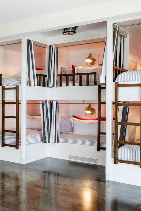 Bunk Room Design, Lakehouse Remodel, Corner Bunk Beds, Queen Bunk Beds, Kids Shared Bedroom, Design City, City Homes, Bunk Rooms, Shore House