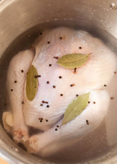 Turkey needs some help if you want to avoid a sad, mopey situation on Thanksgiving. This is where brining comes in. A brine is a basic solution of water and salt. By giving your turkey a luxurious dunk in this solution, you get a juicer, tender turkey. Here’s our easy recipe for how to brine turkey. Brine For Turkey, Best Turkey Brine, Easy Turkey Brine, Paleo Turkey, Salt Brine, Turkey Brine Recipes, Roast Turkey Recipes, Turkey Brine, Brine Recipe