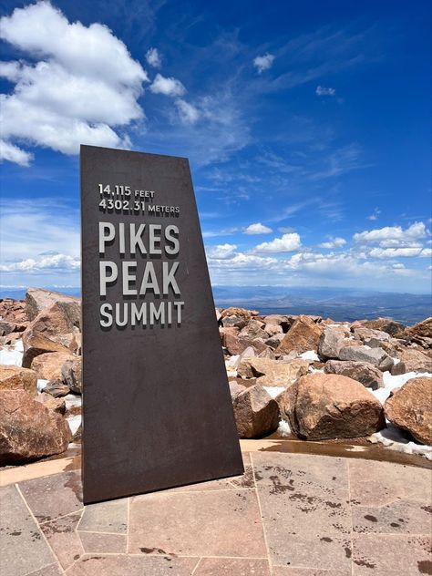 Pikes Peak Colorado Pictures, Colorado 14ers, Pikes Peak Colorado, Visit Savannah, Mountain Backdrop, Us Road Trip, Pikes Peak, Colorado Travel, 2025 Vision