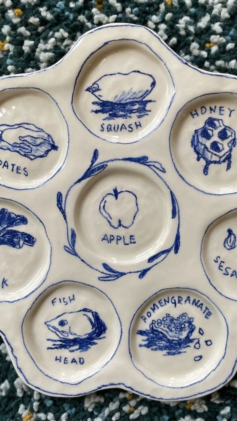 Ceramic Seder Plate, Funky Plates, Sedar Plate, Funky Pottery, Clay Therapy, 2024 Creative, Handmade Pottery Plates, Ceramics Glaze, Jewish Stuff