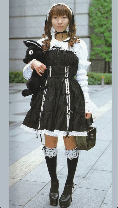 Old School Egl, Kodona Fashion, Japan Fashion Street, Old School Fashion, Lolita Outfits, Fashion Now, Alt Fashion, Japanese Street Fashion, J Fashion