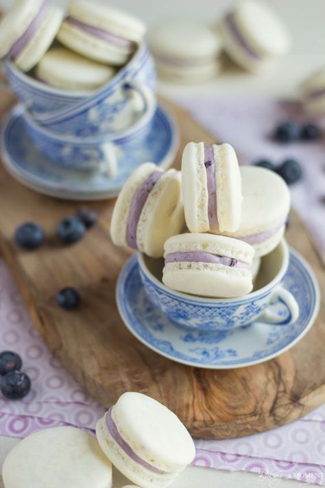 Blueberry Mascarpone, Macaron Recipes, Kue Macaroon, 귀여운 음식 그림, Cloche Hats, French Macaroons, Macaroon Recipes, Women Hats, Macaron Recipe