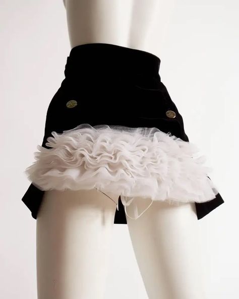 Vivienne Westwood Japan, Black Velvet Mini Skirt, Bustle Skirt, Velvet Mini Skirt, Archive Fashion, The Vivienne, White Tulle, Vintage Vogue, Stage Outfits