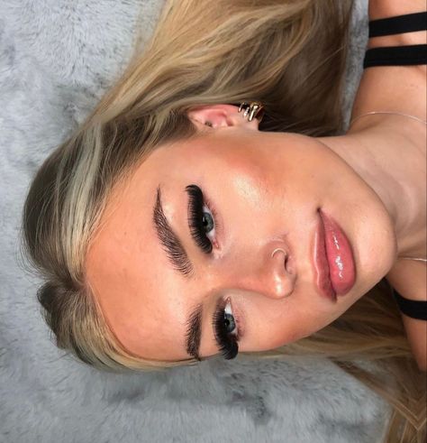 Cat Eye Lashes Volume, Short Full Volume Lash Extensions, Lashes With Rhinestones, Big Eyelash Extensions, Fluffy Russian Lashes, Wispy Russian Lash Extensions, Doll Eye Mega Volume Lash Extensions, Russian Lashes Eyelash Extensions, Eyelash Extensions Full Volume