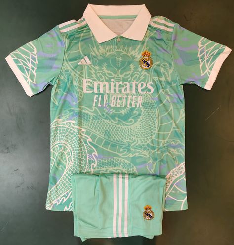 Real Madrid Dragon Jersey, Fly Emirates Jersey, Football Jersey Design, Madrid Outfits, Real Madrid Jersey, Real Madrid Shirt, Street Style Outfits Casual, Real Madrid Team, Football Jersey Outfit