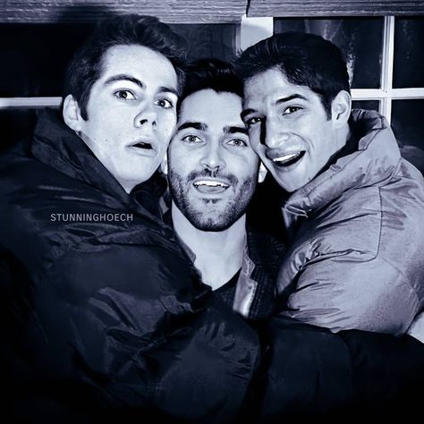 ✗ 𝙎𝙩𝙚𝙧𝙚𝙠 𝙖𝙡𝙡 𝙩𝙝𝙚 𝙬𝙖𝙮 on Instagram: “' loves you 🥰 ⋇———⋆❅⋆———⋇ ⤻ Teen Wolf x cuddling ``` » Unbreakable trio 🥰💕 ⋇———⋆❅⋆———⋇ ✗ 𝘋𝘰𝘯'𝘵 𝘳𝘦𝘱𝘰𝘴𝘵 ✗ ✗ 𝘍𝘪𝘭𝘵𝘦𝘳: @/mysticfiltrs 𝘙𝘢𝘪𝘯…” Stiles X Derek, Scott And Stiles, Teen Wolf Scott, Tyler Hoechlin, Dylan O, Dylan O'brien, Maze Runner, Teen Wolf, All The Way