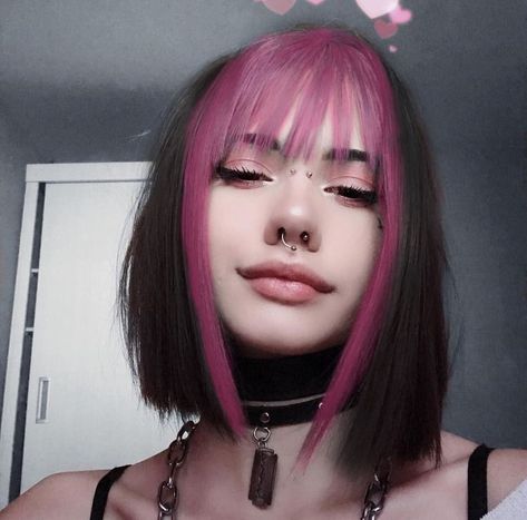 Short Egirl Hair, Alt Hair Dye Ideas Short Hair, Alternative Hair Dye Ideas, Aesthetic Hair Color Ideas, Egirl Hairstyle Color, Egirl Hair Dye, Underside Hair Dye, Alt Girl Hair, Hair Dye Patterns