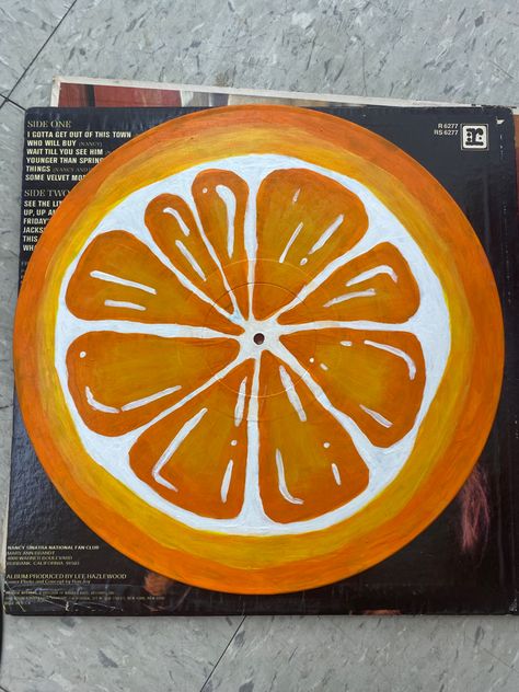 Record painted like an orange slice Orange Slice Painting, Wood Circle Painting, Circle Canvas Painting Ideas, Vinyl Record Art Ideas, Painted Records, Coaster Diy, Record Painting, Circle Canvas, Circle Painting