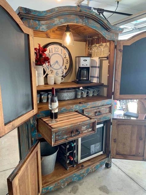 Book Shelf And Bar Unit, Bars From Repurposed Furniture, Coffee Vibes Aesthetic, Coffee Bar In Kitchen, Aesthetic Coffee Bar, Bar In Kitchen, Coffee Bar At Home, Western Diy, Antiquing Furniture Diy