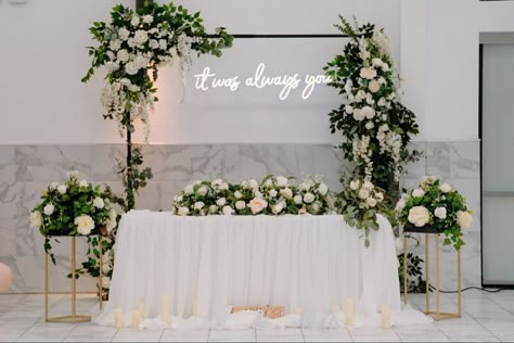 Wedding Arbor Behind Sweetheart Table, Backdrop Behind Sweetheart Table, Sweetheart Table With Backdrop, Wedding Main Table Backdrop, Sweetheart Table Wedding Arch, Diy Sweetheart Table Backdrop, Main Table Wedding Decoration Elegant, Sweet Hearts Table, Sweetheart Table Background