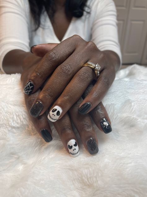 Halloween Men Nails, Spooky Gel Nails, Jack Skellington Nail Designs, Jack The Skeleton Nails, Skeleton Nail Designs, Halloween Nails Ideas Short, Halloween Nails Short Coffin, Jack Skeleton Nails, Halloween Nails Skeleton