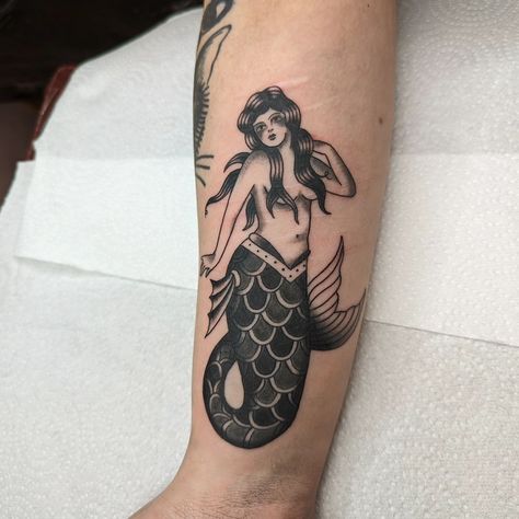 Leah Mitchell | Would love to do more mermaids! . . . #tattoo #tattoos #traditionaltattoo #traditionaltattoos #traditionalflash #trad #traditionalart... | Instagram Mermaid Hip Tattoo, Mermaids Tattoo, Vintage Mermaid Tattoo, Traditional Flash, Mermaid Tattoo, Mermaid Tattoos, Vintage Mermaid, American Traditional Tattoo, Hip Tattoo