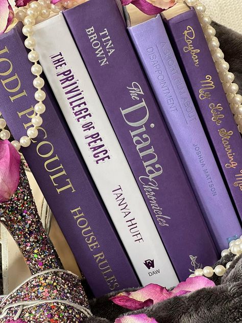 Purple Royal Aesthetic, Purple Books Aesthetic, Purple Lifestyle, Book With Flowers, Purple Pictures, Lilac Aesthetic, Purple Books, Orange Book, Purple Things