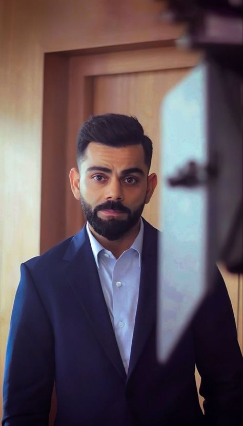 Virat Kohli Stylish Pics, Virat Kohli Smile, Cr7 Quotes, Virat Kohli Wallpaper, Virat Kohli Portrait Photography, Side Haircut, Short Hair For Boys, Ab De Villiers Photo, Virat Kohli And Anushka