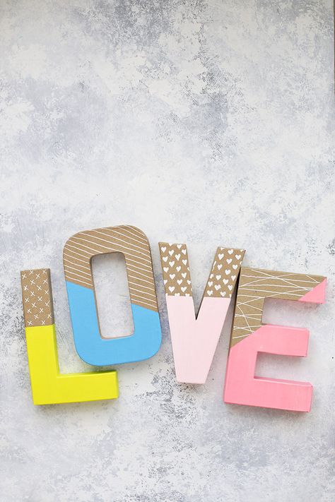 Painting On Letters Wood, Painting Wood Letters, Decorating Wooden Letters, Wood Letters On Wall, Cardboard Letters Diy Decoration, Painting Letters Ideas, Paper Mache Letters Decorating Ideas, Painted Letters Diy, Wood Letter Painting Ideas