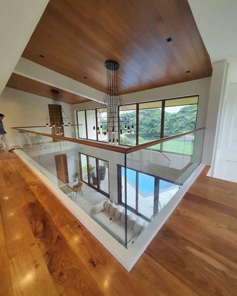 Bridge Inside House, Double Height Ceiling Design, Classic Villa Design, House Renovation Design, Architecture Villa, Interior Design Living Room Modern, Log Home Interiors, House With Balcony, Villa Design Architecture