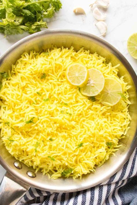 Easy Lemon Rice, Turmeric Rice Recipe, Lemon Rice Recipe, Baked Plantain Chips, Vegan Butter Chicken, Cooking With Turmeric, Turmeric Rice, Seasoned Rice Recipes, Jeera Rice